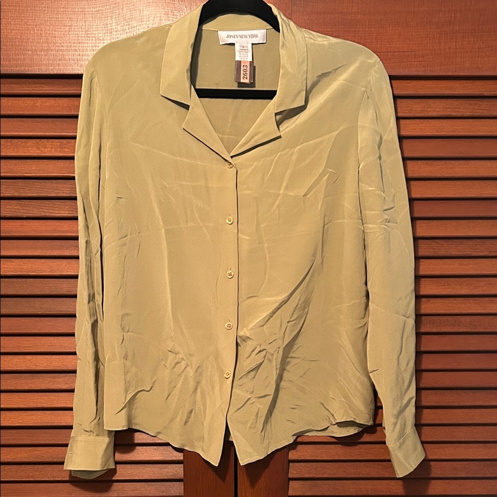 Jones New York Sage Green Long Sleeve Button Down Blouse 8